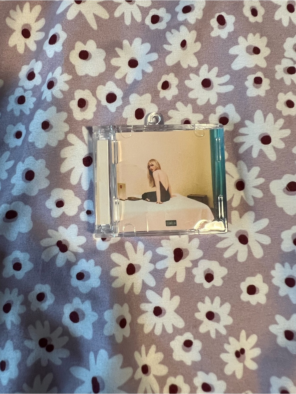 Sabrina Carpenter - Emails I can’t Send Mini Album Keychain 💛
